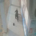 Moradora de Sarandi, na região de Maringá, Alana é mãe de três crianças, de 3, 5 e 7 anos, e trabalha como motorista de aplicativo há cerca de quatro meses. (13)